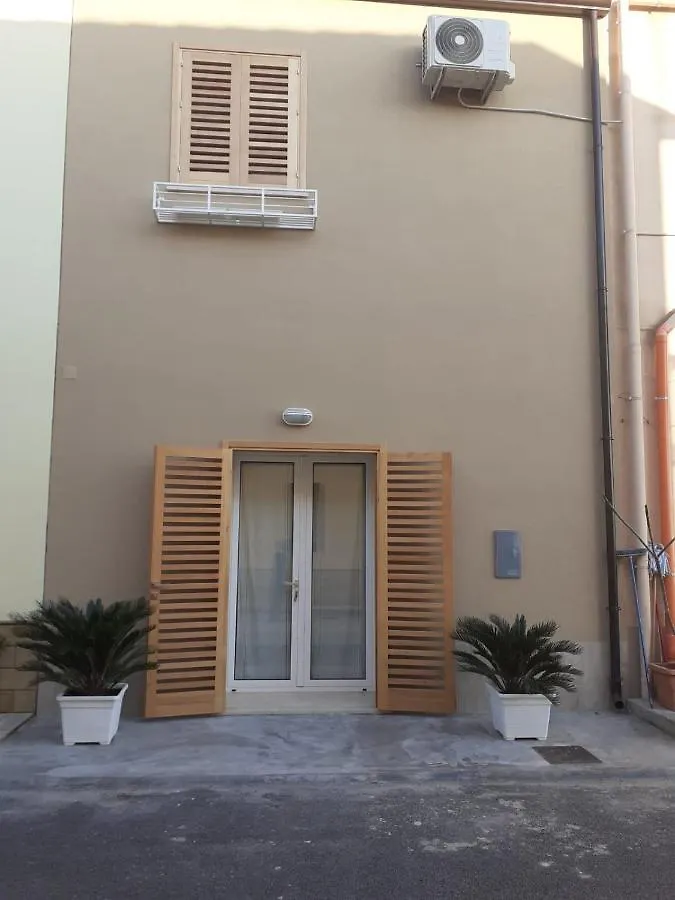 La Casetta Appartamento Menfi 0*,